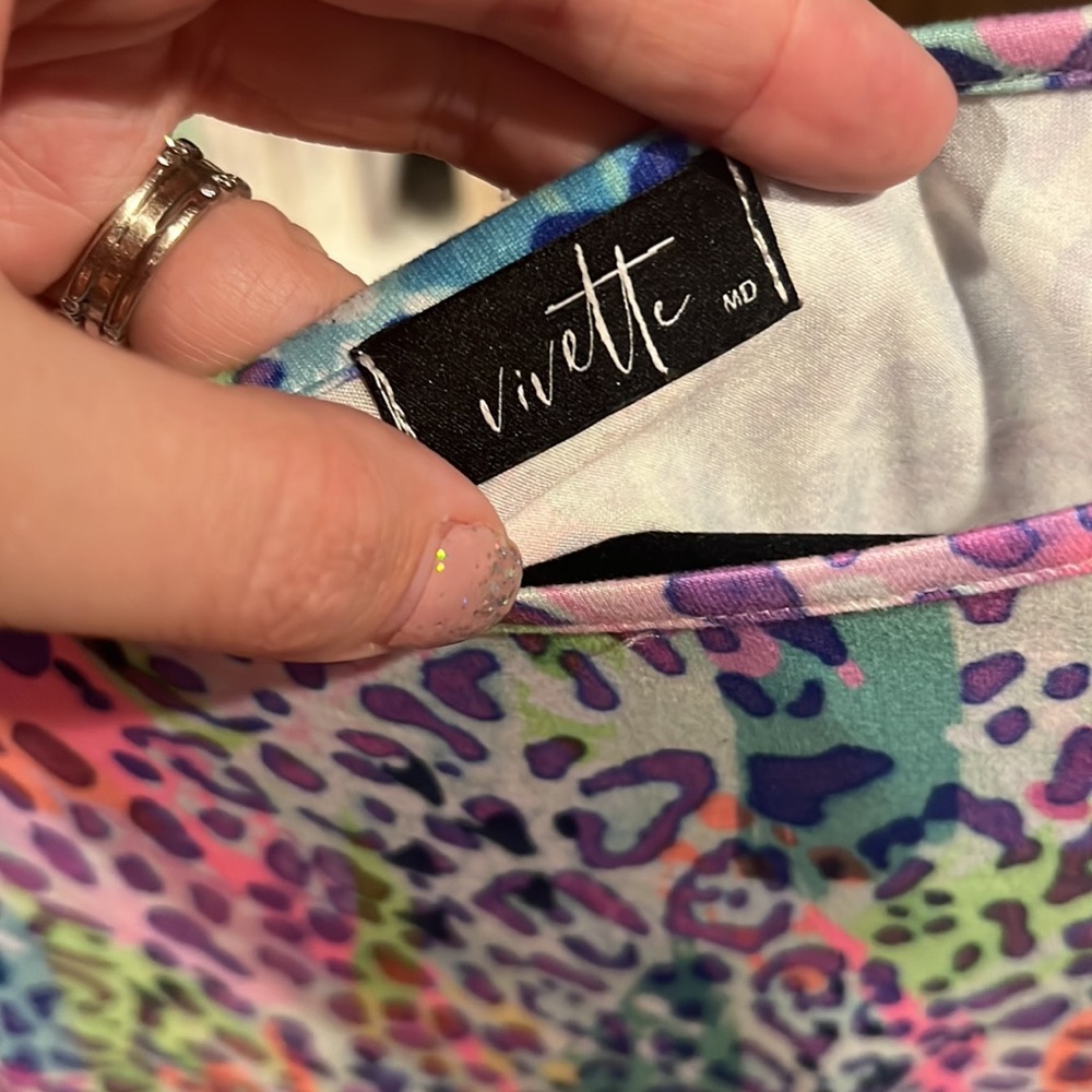 Colorful Leopard Print Top - Picture 2 of 3